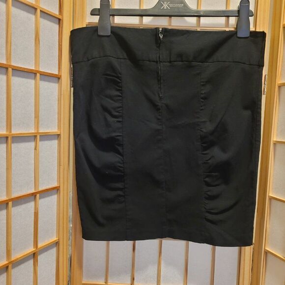 Stoosh Womens/Juniors Black Ruched Seams Stretch Straight Skirt Sz 13 - Picture 4 of 7